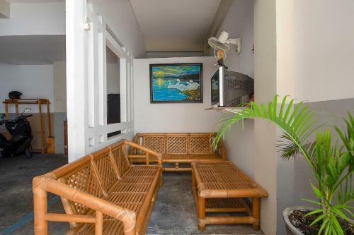 Hotel Oyo 3815 Kutisari Selatan 21 Syariah