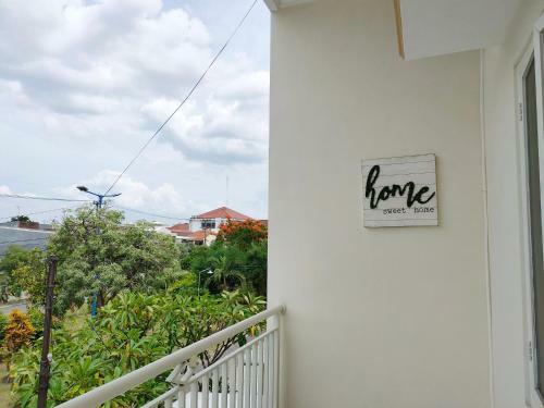 Bed & Breakfast Surabaya Homey Near Its