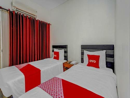 Oyo Flagship 90717 Hotel Kalimantan Surabaya