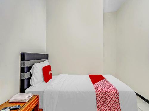 Oyo Flagship 90717 Hotel Kalimantan Surabaya