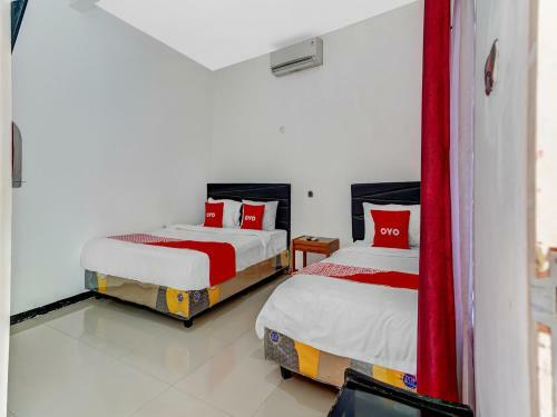Oyo Flagship 90717 Hotel Kalimantan Surabaya