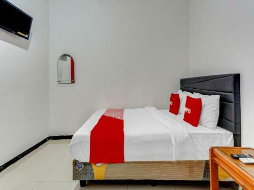 Oyo Flagship 90717 Hotel Kalimantan Surabaya