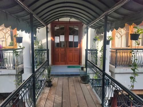 Hotel Oyo 90800 Lemoon Inn Surabaya