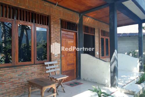 Hotel Laster Jony's Guesthouse Samosir Redpartner