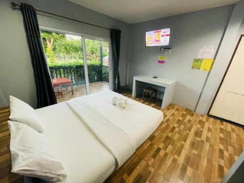 Hotel Baan Ruay Suk Resort, Lopburi