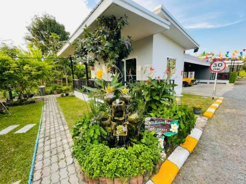 Hotel Baan Ruay Suk Resort, Lopburi