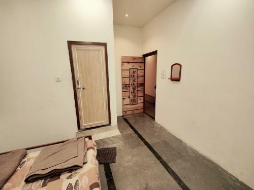 Hotel Goldmine Yatri Nivas