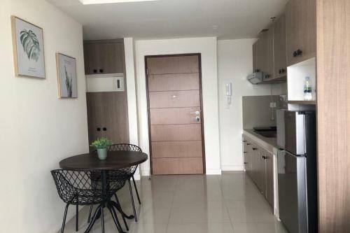 Vida View Apartment By Mitra Vida View
