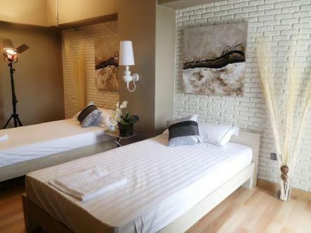 Hotel Diary Suite