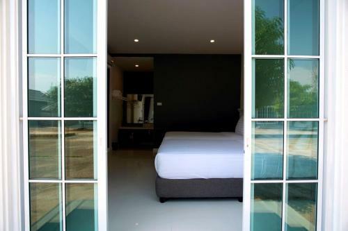 Hotel Bhive
