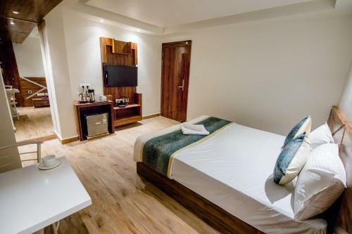 Hotel Kanchan View