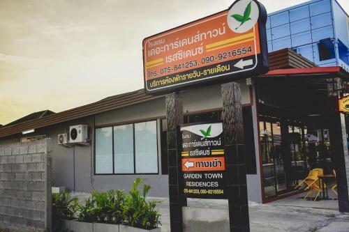 Hostal The Garden Town Residences