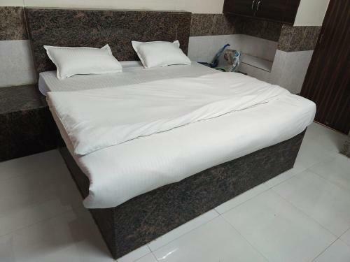 Hotel S K Resort & Marriage Garden