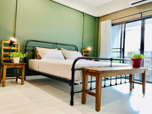 Hostal Grasshopper Bed And Cafe