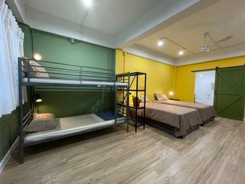 Hostal Grasshopper Bed And Cafe