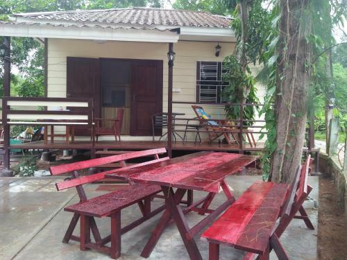 Hostal Wasuthan Garden House