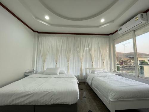 Villa Minimal House Phichit