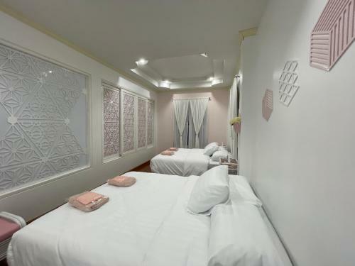 Villa Minimal House Phichit