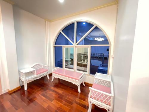 Villa Minimal House Phichit