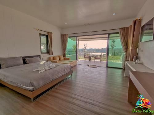 Hotel River Valley Resort