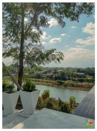 Hotel River Valley Resort
