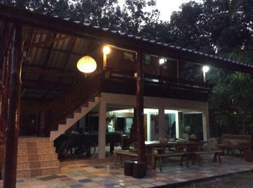Settee Homestay