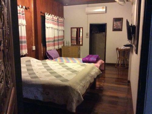 Settee Homestay