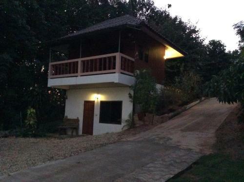 Settee Homestay