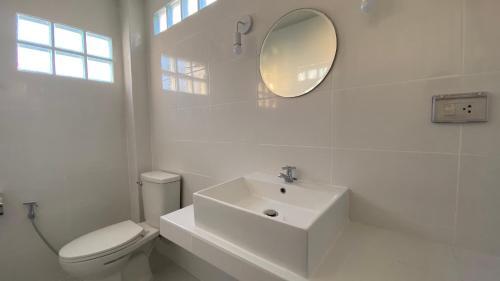 Bed & Breakfast Baan Thammada