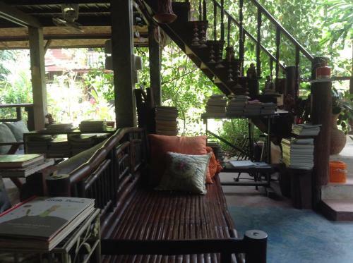 Banban Nannan Library And Guesthome