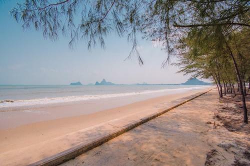Hotel Oyo 614 Koh Lak Resort