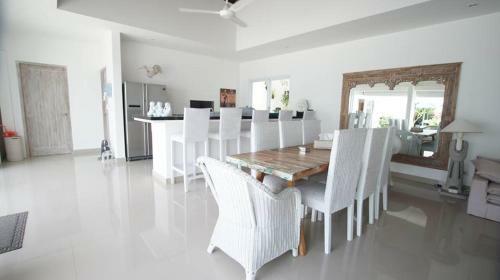 Villa Anaku