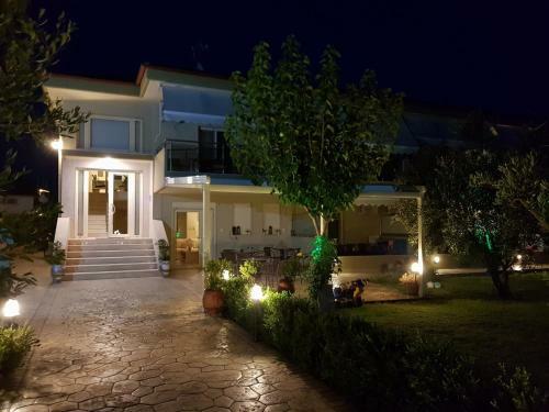 Gaia Studios & Apartments