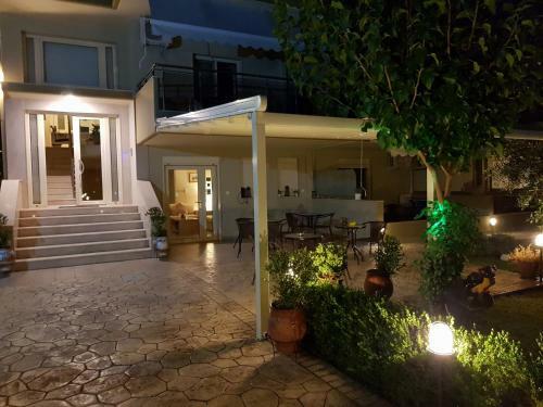 Gaia Studios & Apartments