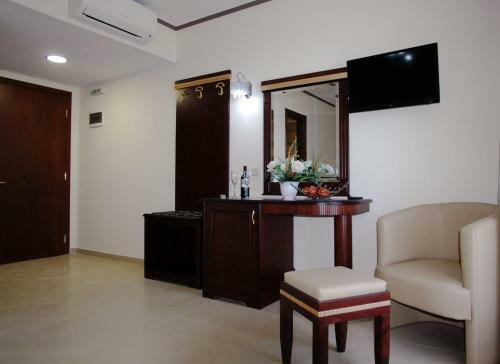Santa Beach Hotel