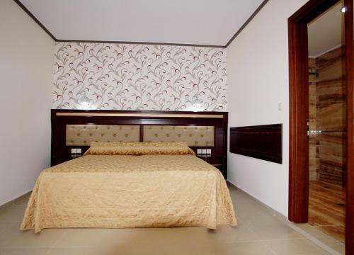 Santa Beach Hotel