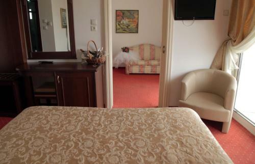 Santa Beach Hotel