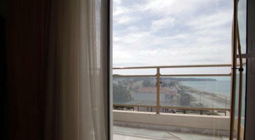 Santa Beach Hotel
