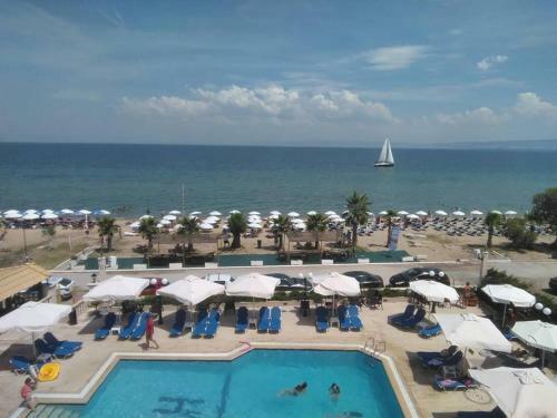 Santa Beach Hotel