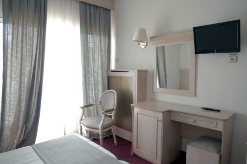 Santa Beach Hotel
