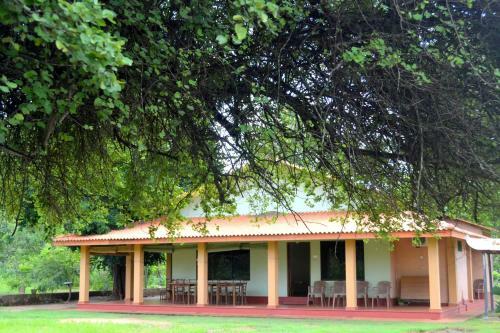 Hostal Dilsara Holiday Resort