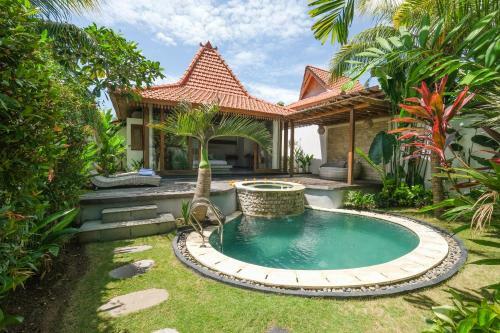 Villa Molokai Suites