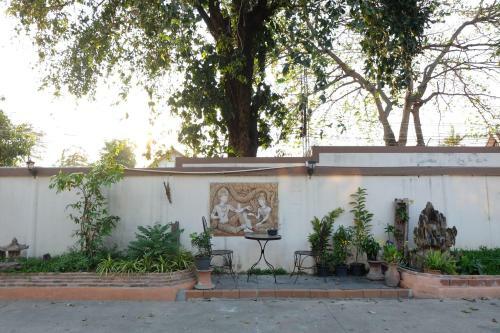 Bed & Breakfast Aiyara House