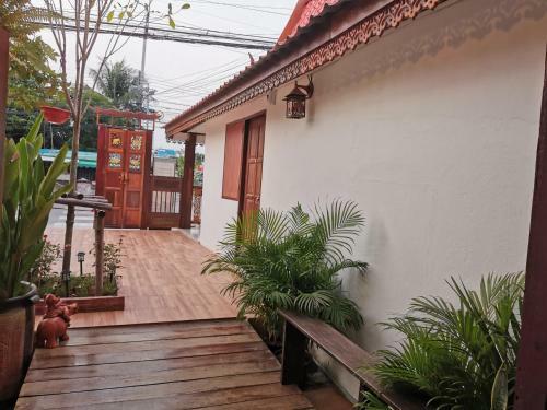Hostal Chanida Home