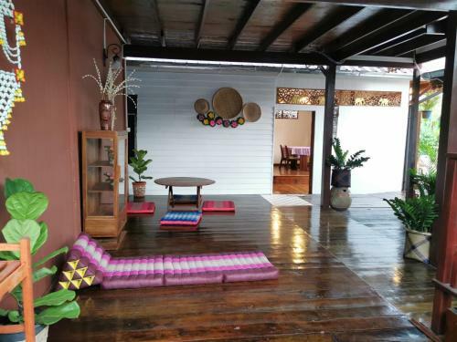 Hostal Chanida Home