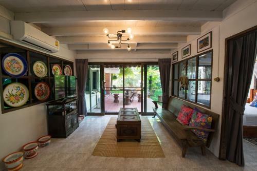 Hostal Phuttal Residence
