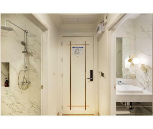 Nine River Hotel