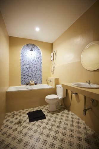 Hotel The Sun Resort Ratchaburi