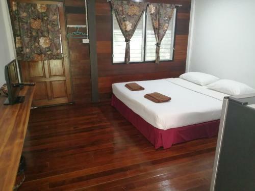 Hotel Jansom Beach Resort