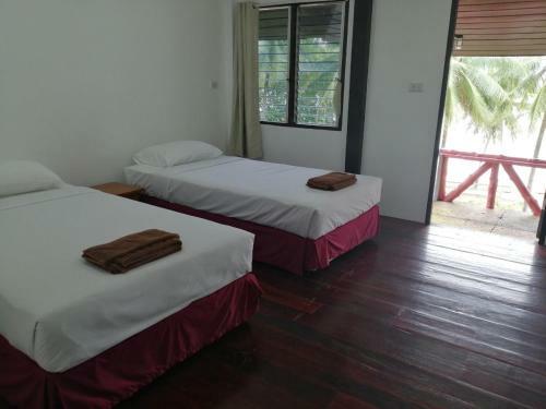 Hotel Jansom Beach Resort
